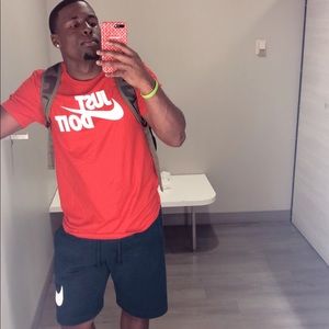 Meet your Posher, Jeromi